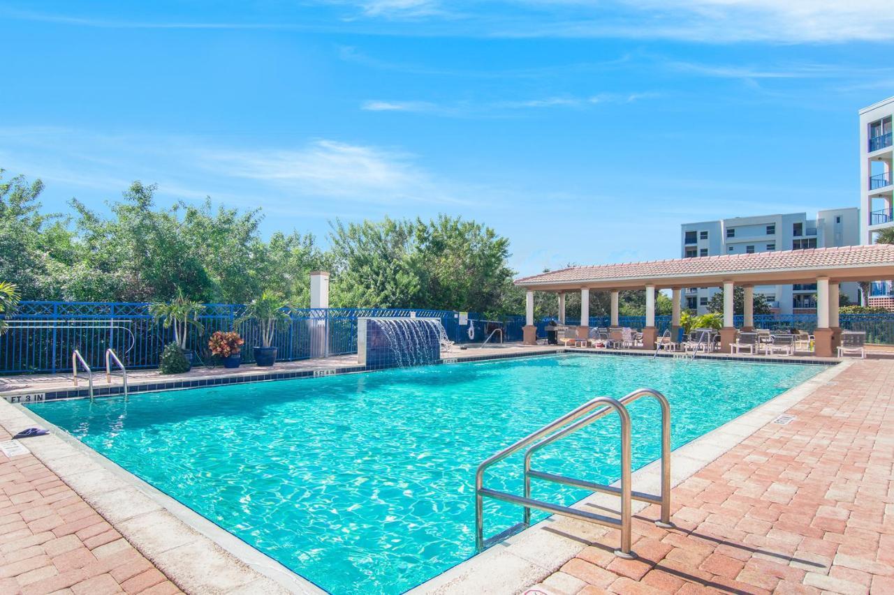 Oceanwalk Condos Bethune Beach Luaran gambar